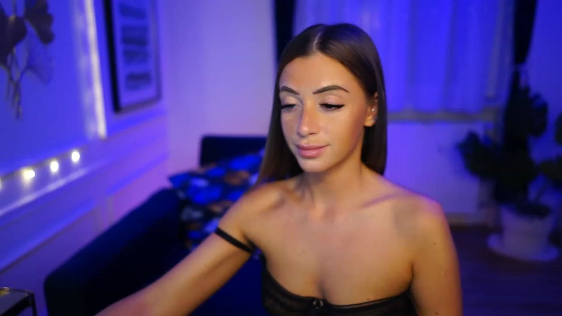 Gallery image thumbnail from emma_ruby's myfreecams stream on, 01/28/2023, 20:06 image 20 of 20