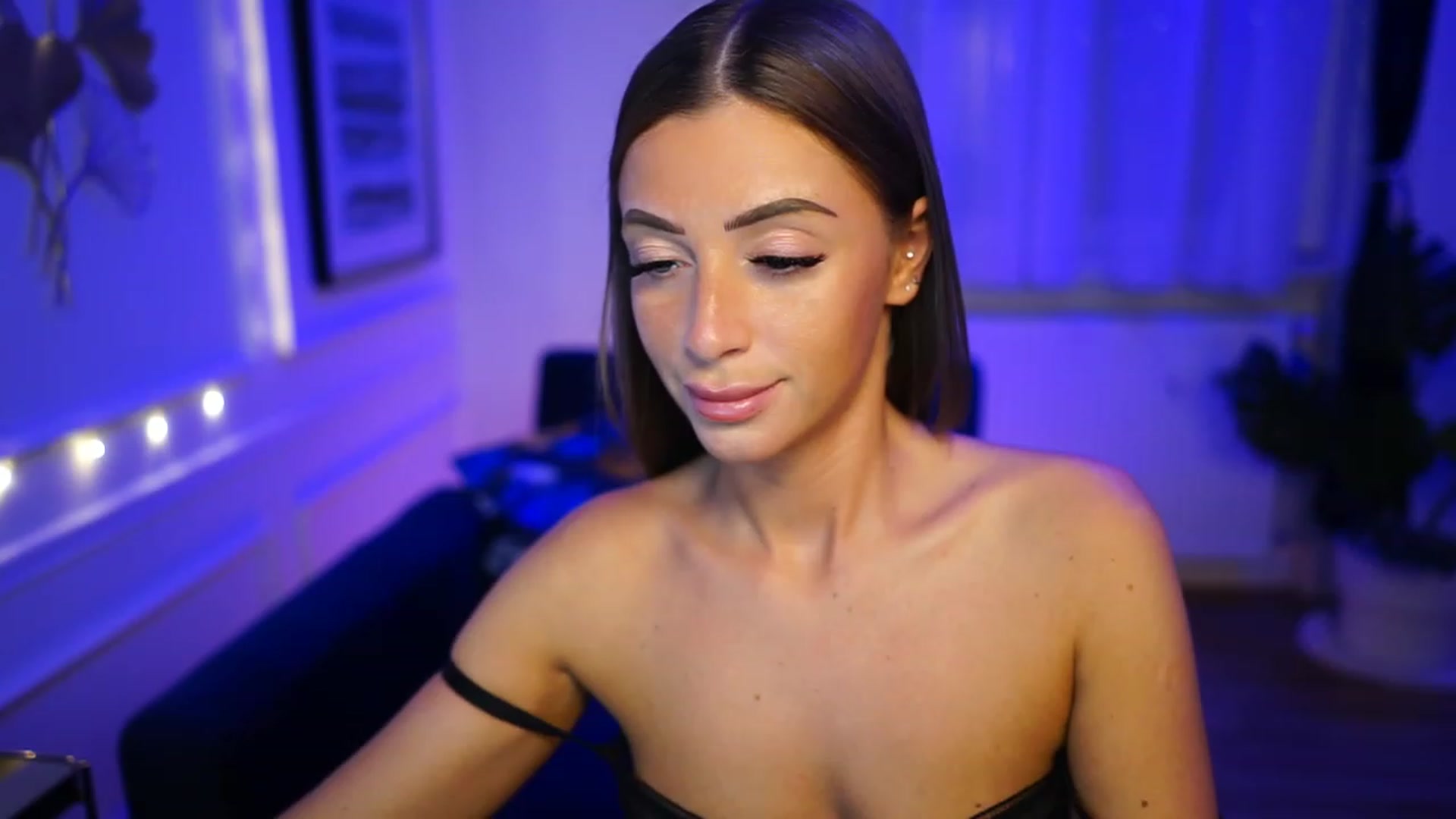 Gallery image thumbnail from emma_ruby's myfreecams stream on, 01/28/2023, 20:06 image 16 of 20