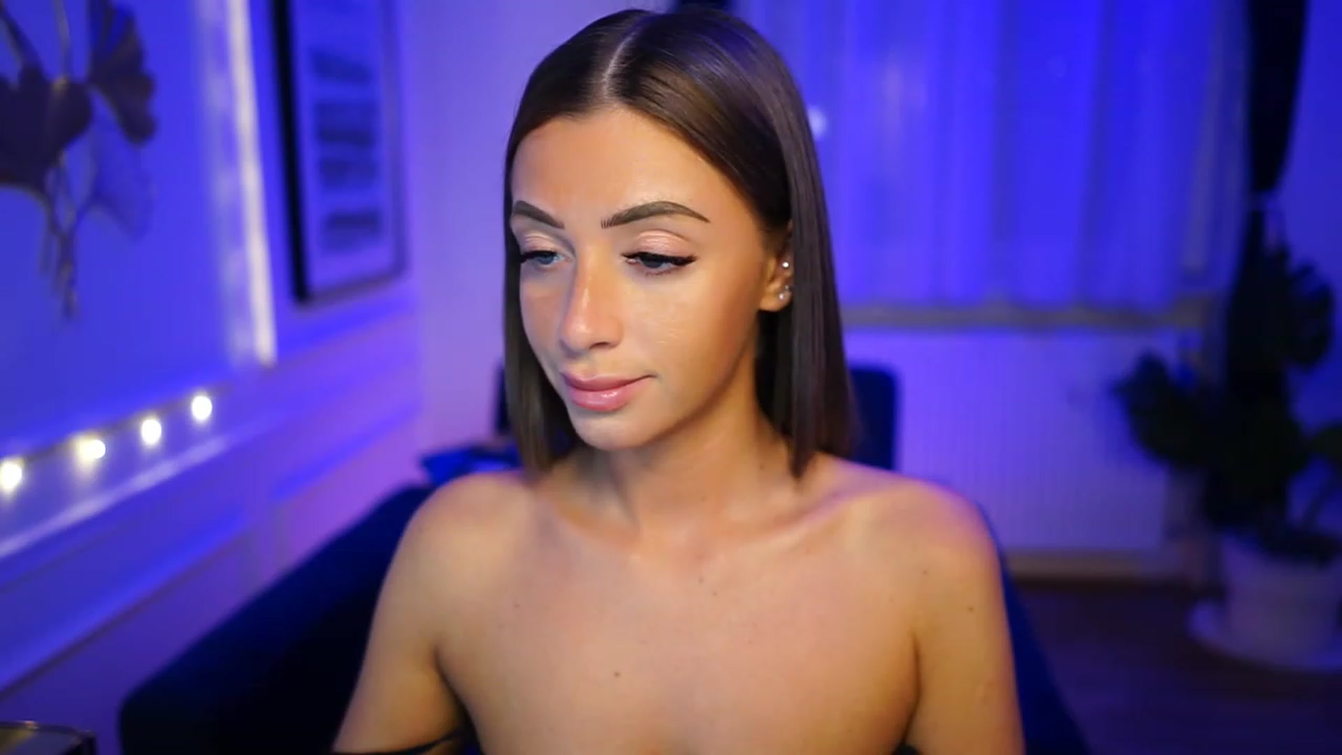 Gallery image thumbnail from emma_ruby's myfreecams stream on, 01/28/2023, 20:06 image 13 of 20