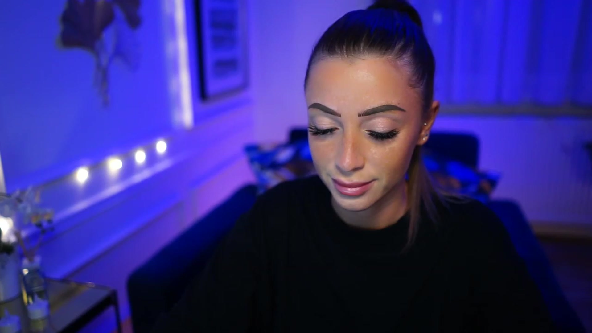 Gallery image thumbnail from emma_ruby's myfreecams stream on, 01/29/2023, 18:22 image 14 of 20