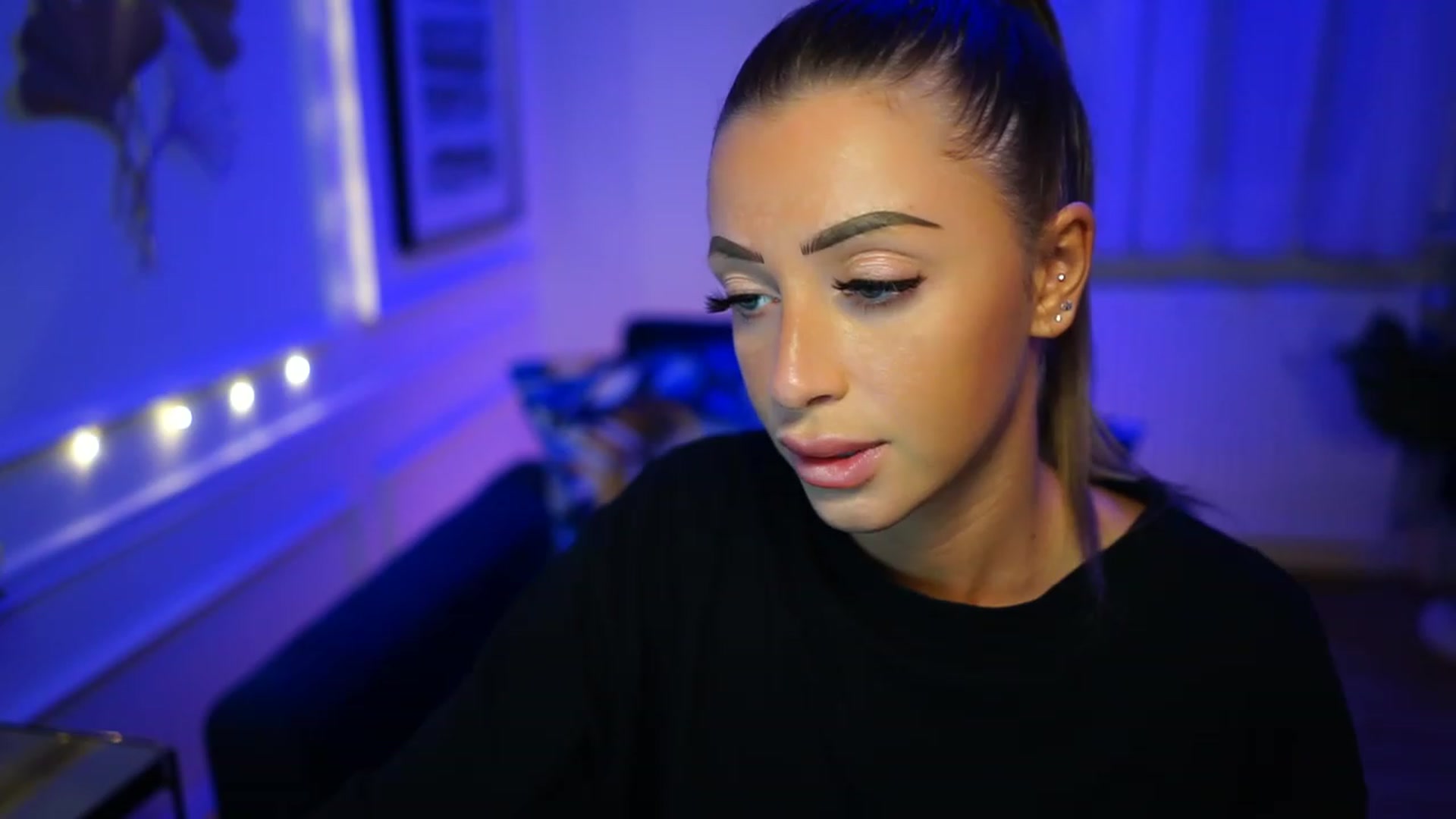 Gallery image thumbnail from emma_ruby's myfreecams stream on, 01/29/2023, 18:22 image 20 of 20