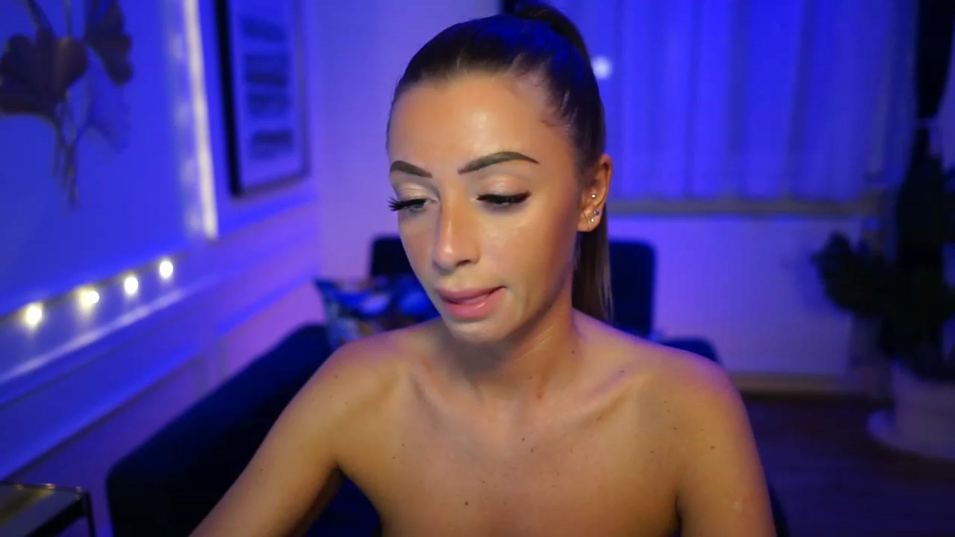 Gallery image thumbnail from emma_ruby's myfreecams stream on, 01/29/2023, 22:03 image 3 of 20