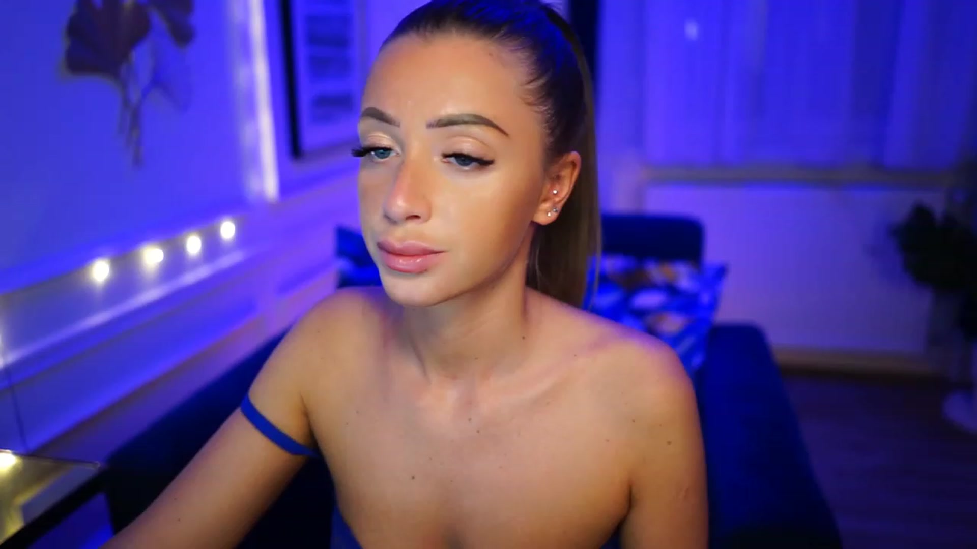 Gallery image thumbnail from emma_ruby's myfreecams stream on, 01/30/2023, 17:17 image 11 of 20