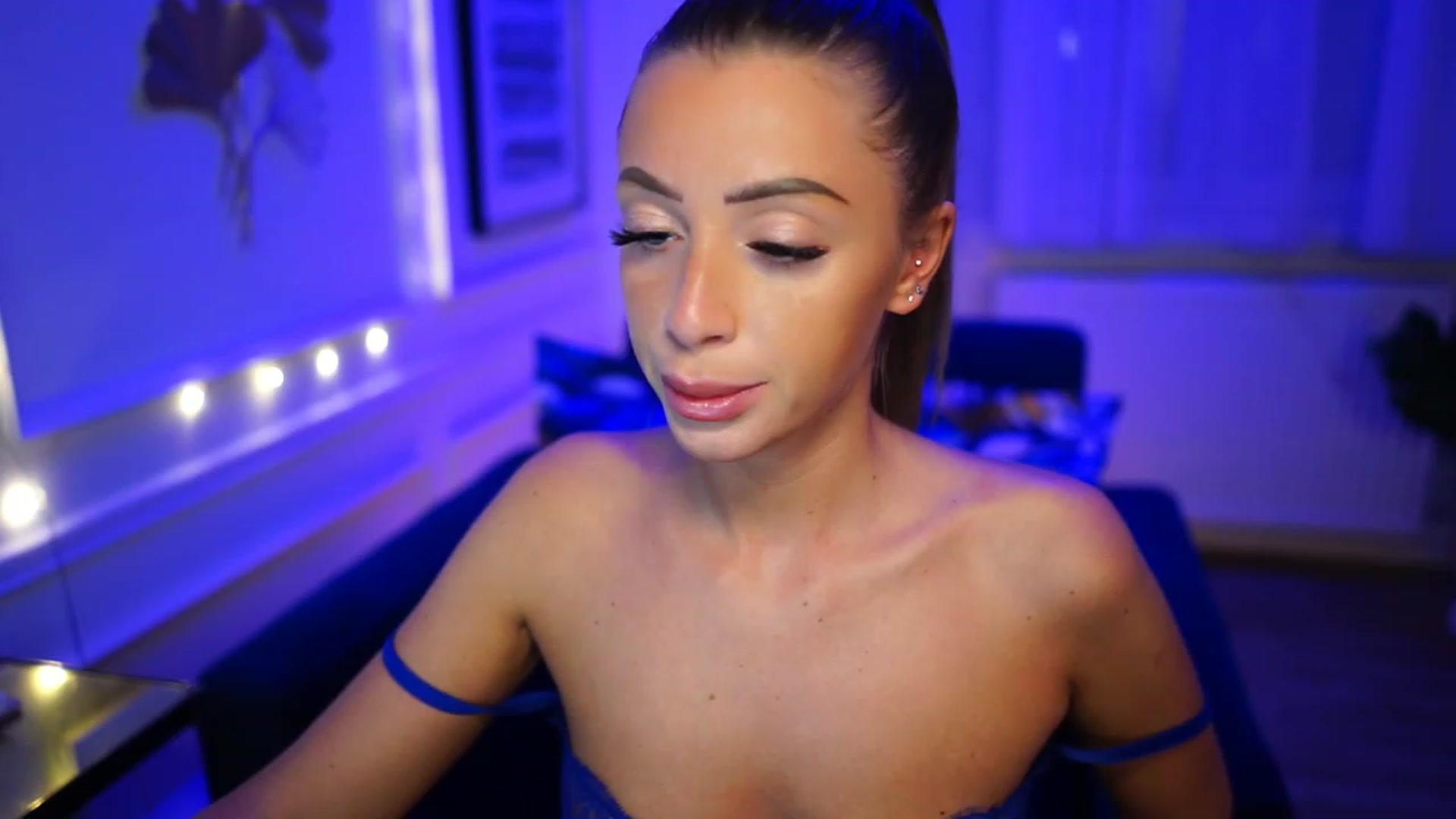 Gallery image thumbnail from emma_ruby's myfreecams stream on, 01/30/2023, 17:17 image 7 of 20