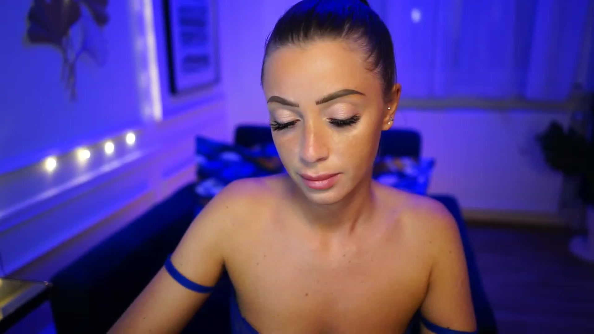 Gallery image thumbnail from emma_ruby's myfreecams stream on, 01/30/2023, 18:24 image 17 of 20