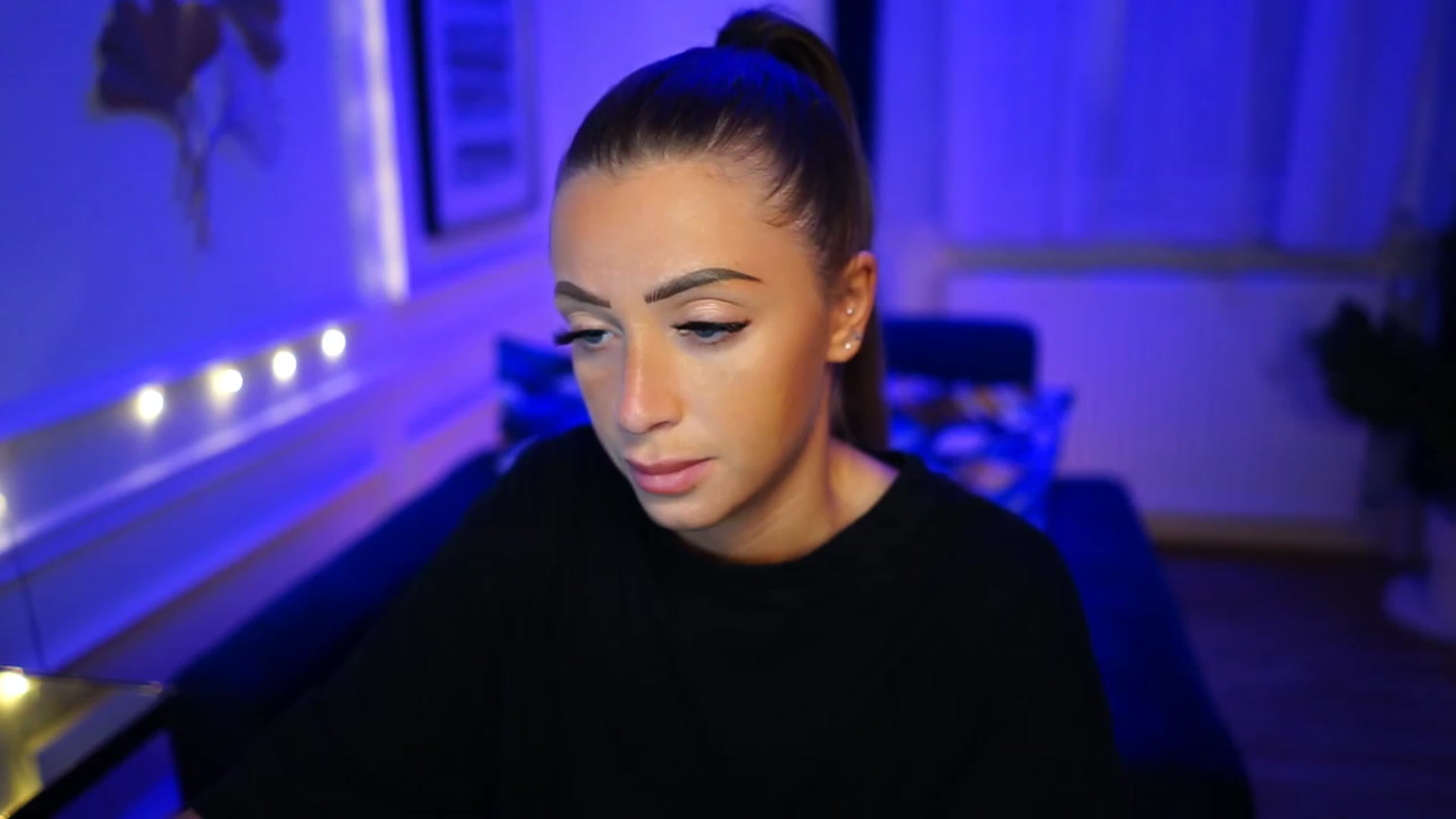 Gallery image thumbnail from emma_ruby's myfreecams stream on, 01/30/2023, 18:24 image 4 of 20