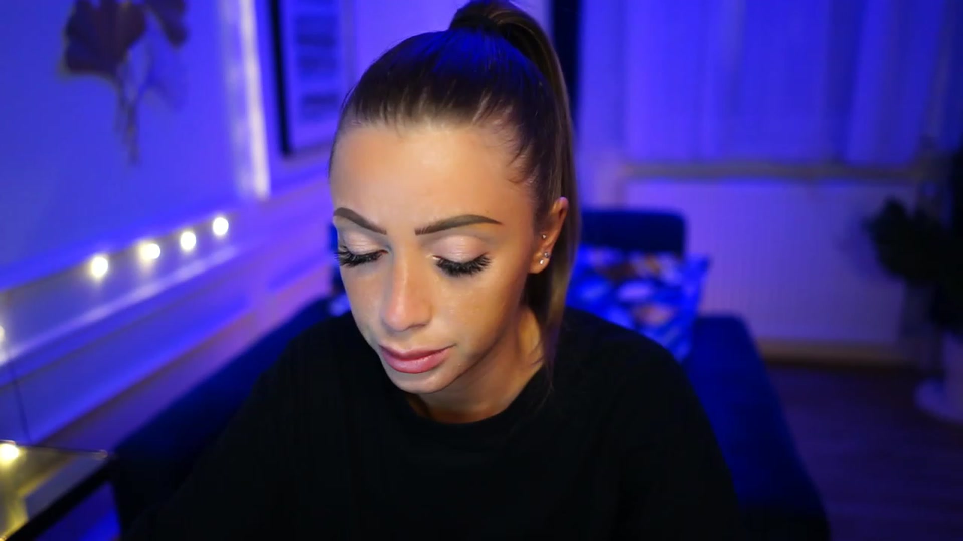 Gallery image thumbnail from emma_ruby's myfreecams stream on, 01/30/2023, 18:24 image 3 of 20