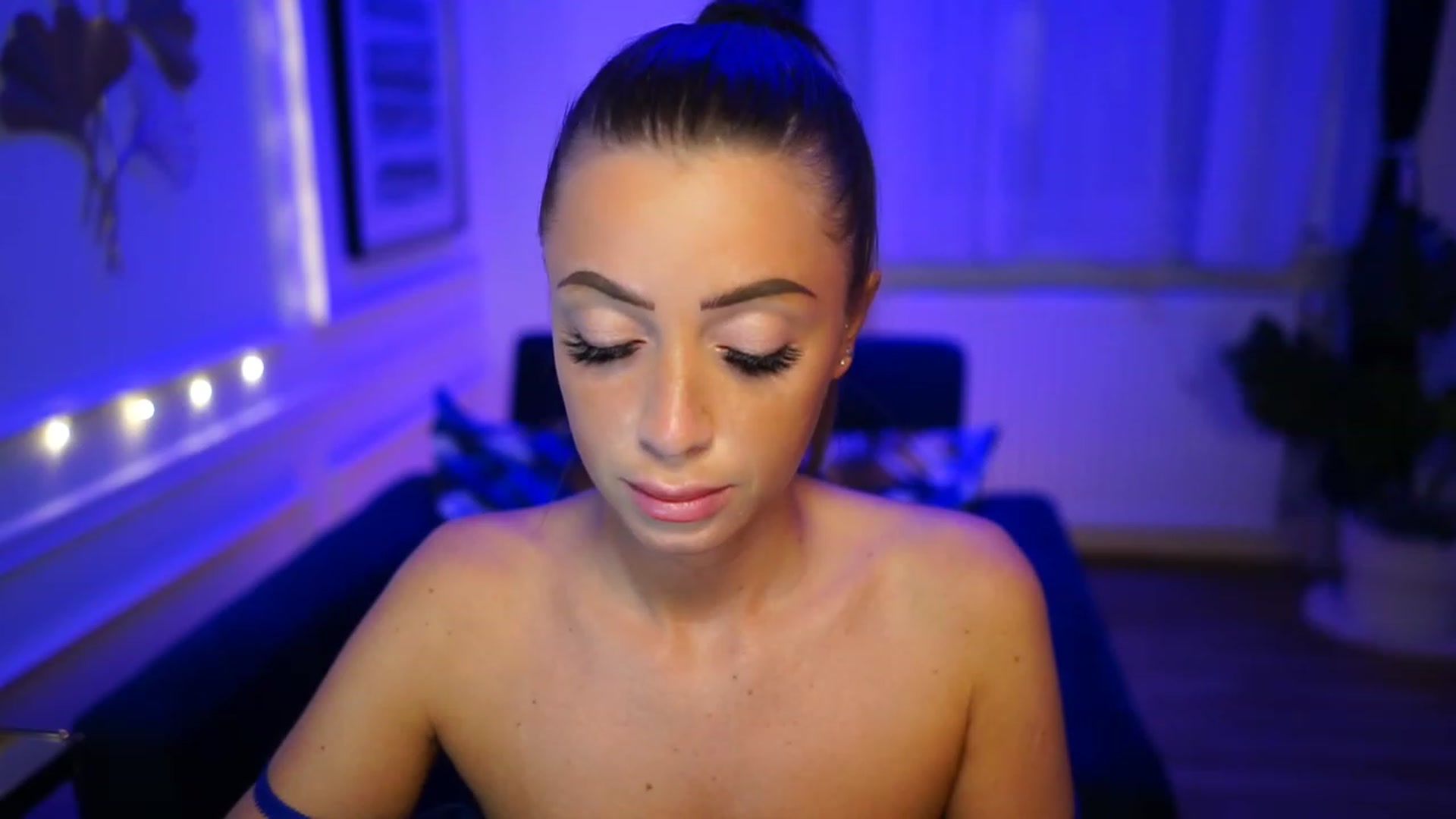 Gallery image thumbnail from emma_ruby's myfreecams stream on, 01/30/2023, 19:09 image 5 of 20
