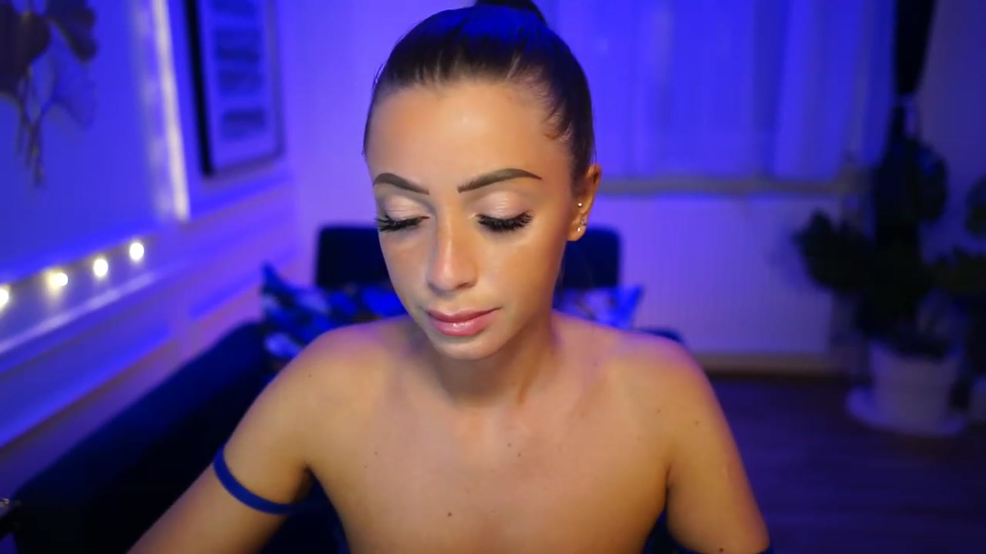 Gallery image thumbnail from emma_ruby's myfreecams stream on, 01/30/2023, 19:09 image 11 of 20