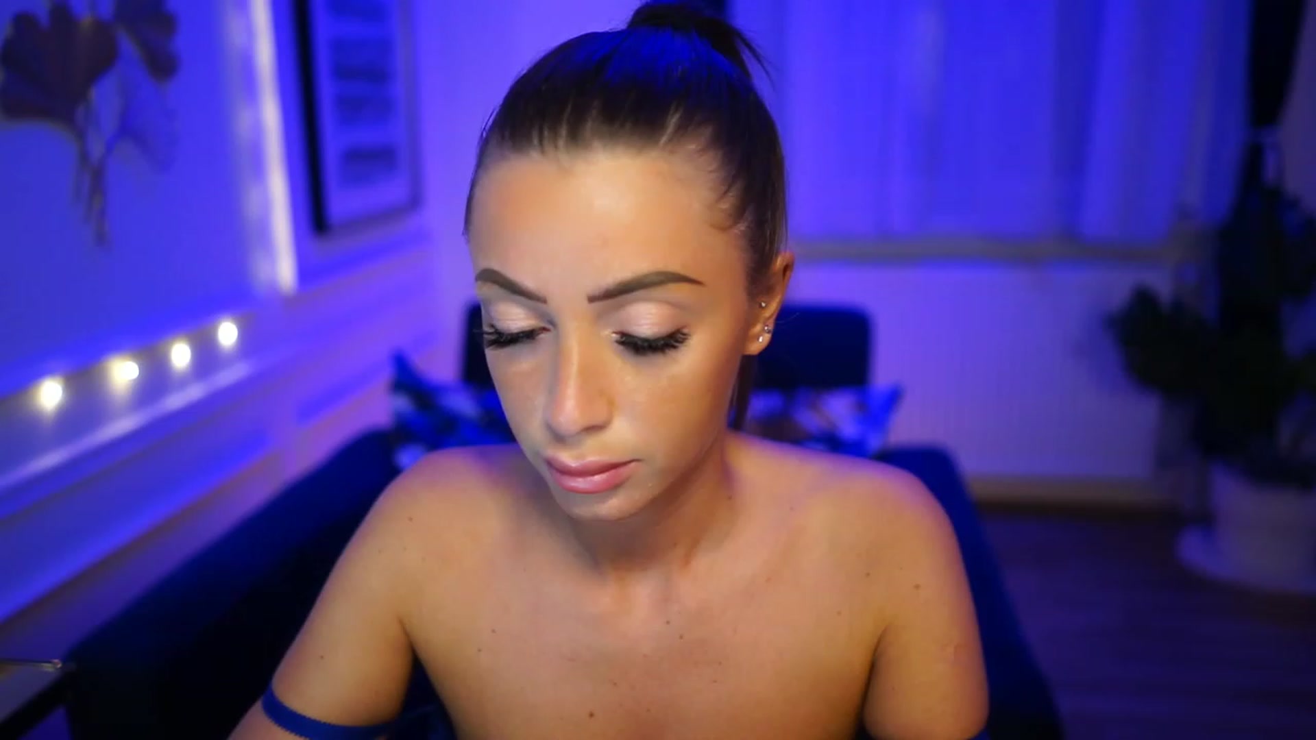 Gallery image thumbnail from emma_ruby's myfreecams stream on, 01/30/2023, 19:09 image 4 of 20