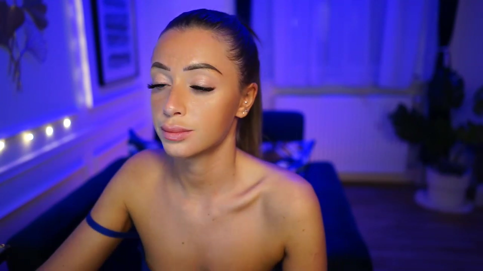 Gallery image thumbnail from emma_ruby's myfreecams stream on, 01/30/2023, 19:09 image 6 of 20