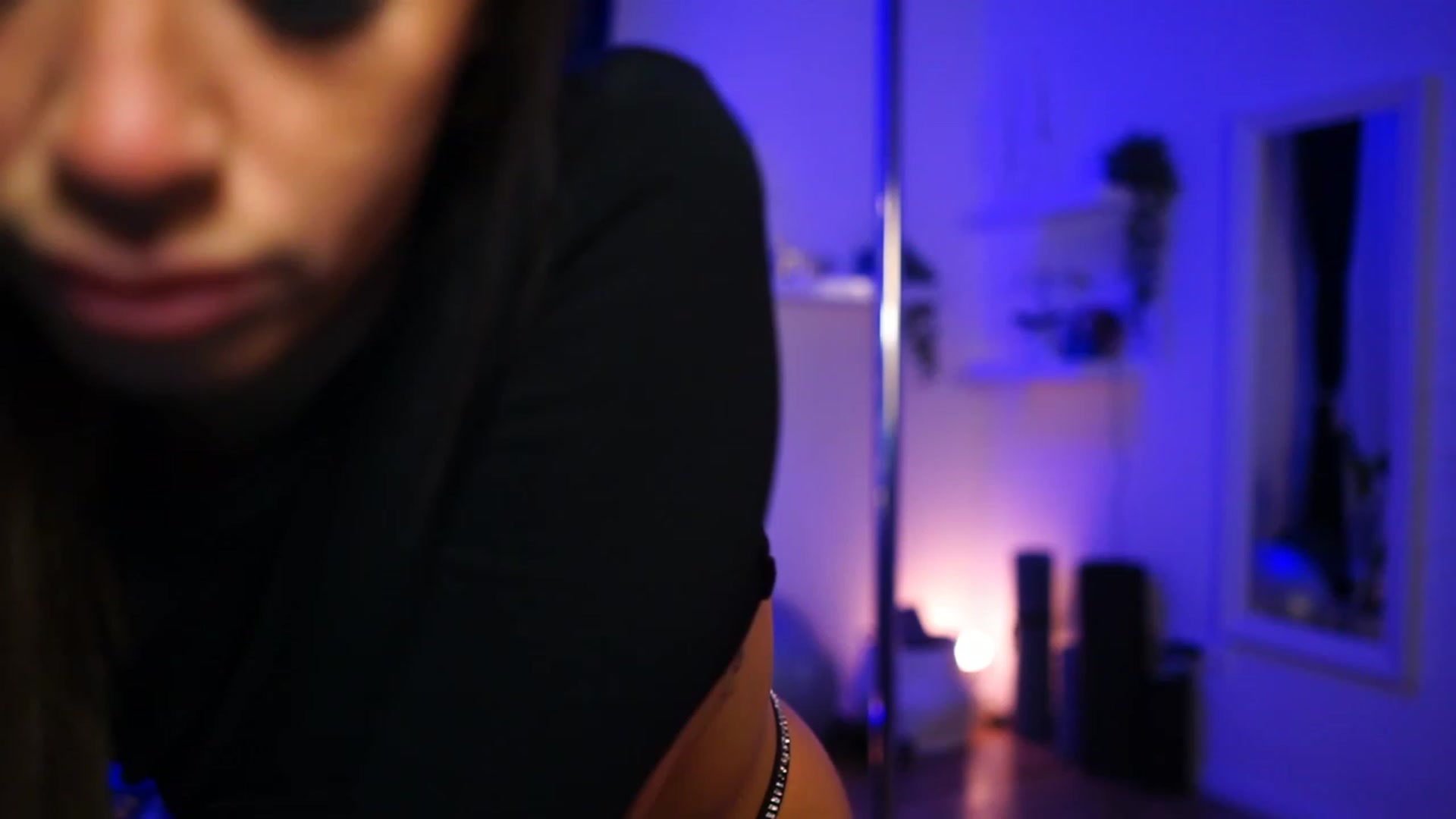 Gallery image thumbnail from emma_ruby's myfreecams stream on, 01/31/2023, 16:56 image 5 of 20
