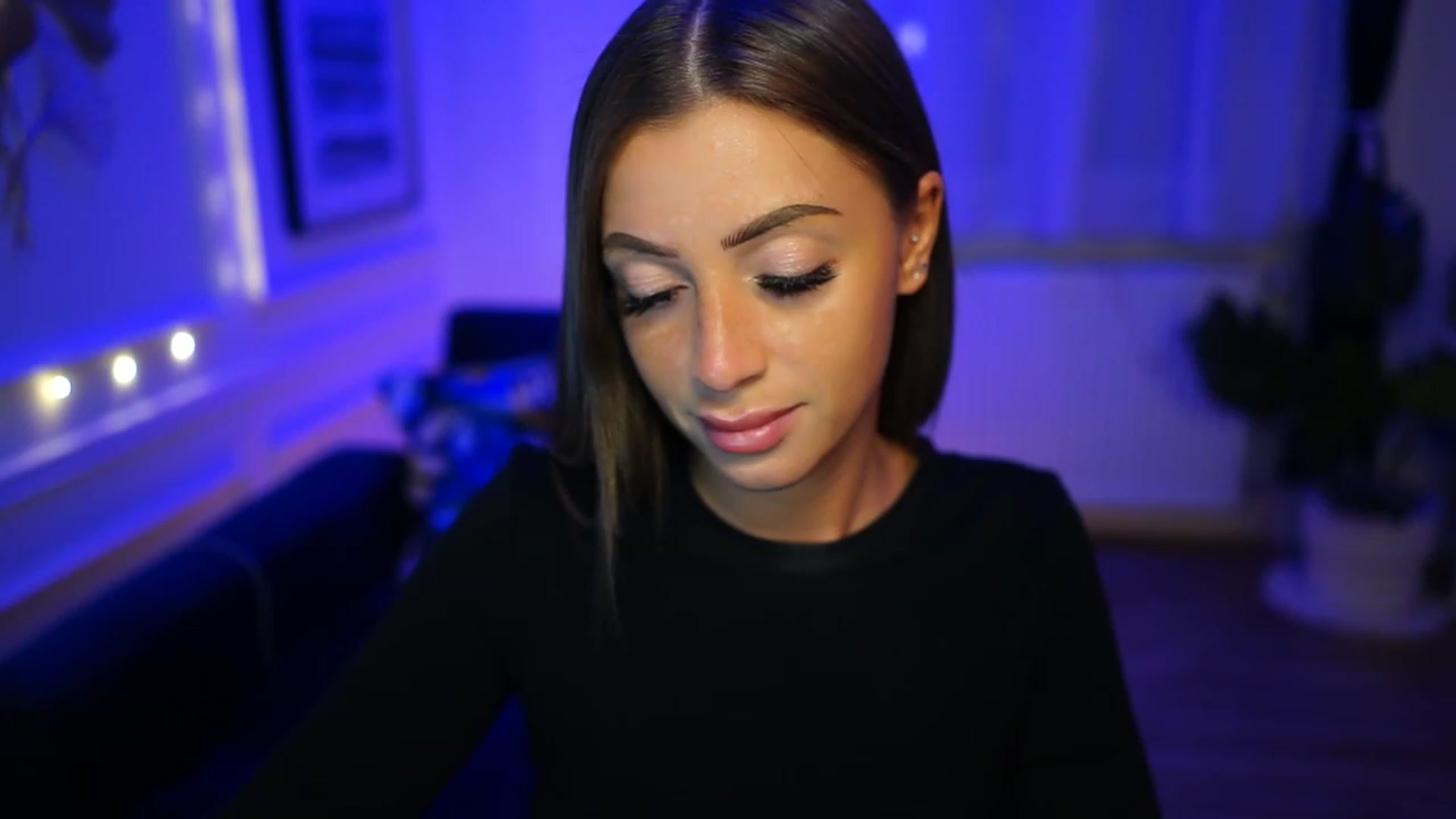 Gallery image thumbnail from emma_ruby's myfreecams stream on, 01/31/2023, 16:56 image 17 of 20