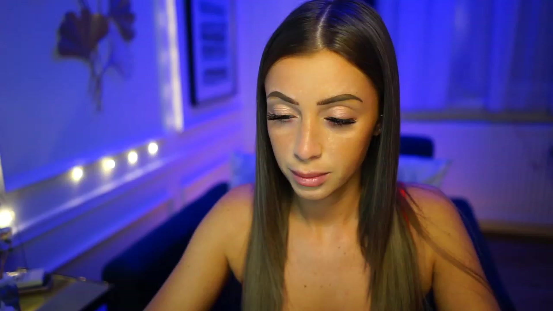 Gallery image thumbnail from emma_ruby's myfreecams stream on, 02/01/2023, 19:42 image 1 of 20
