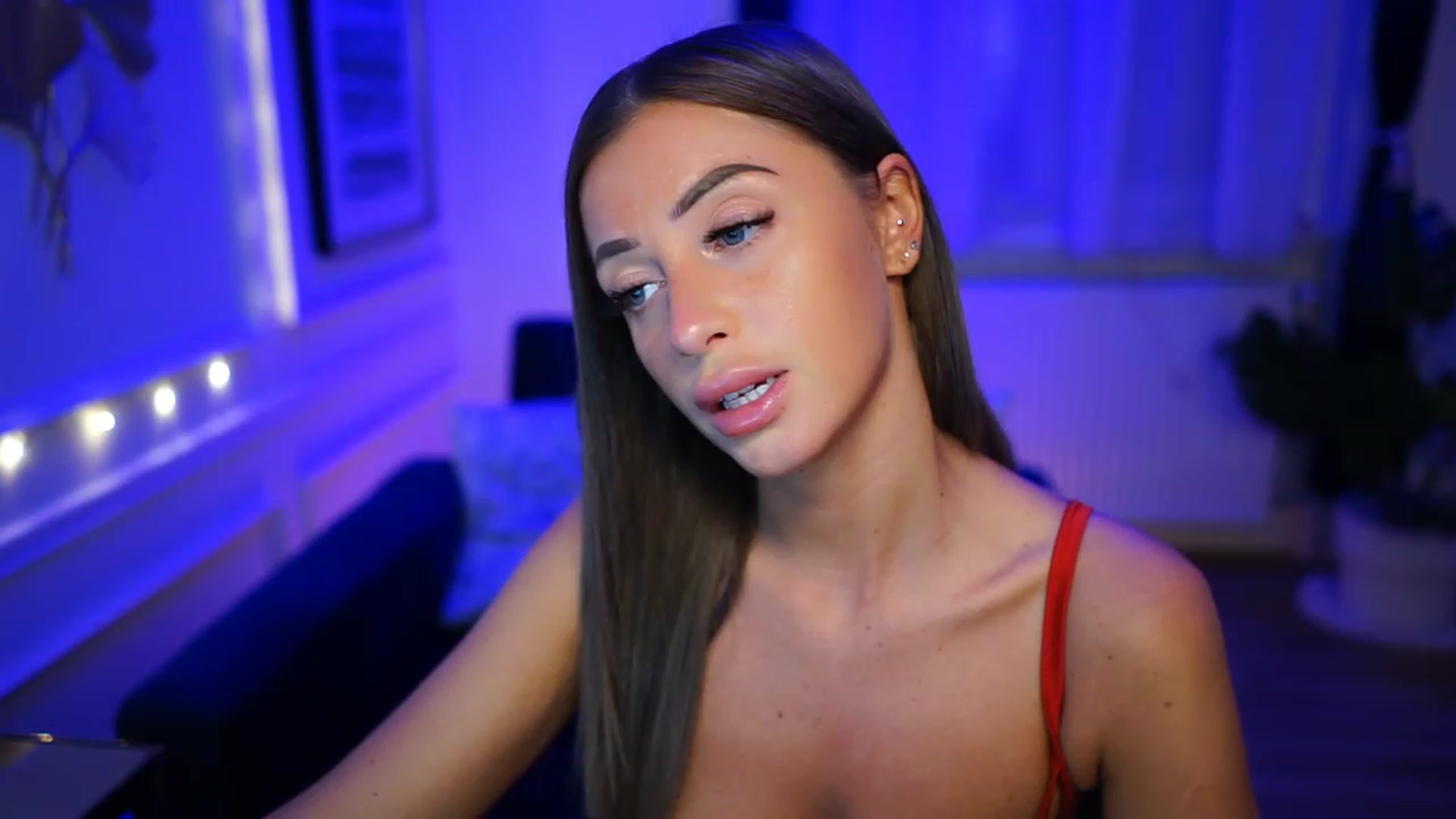 Gallery image thumbnail from emma_ruby's myfreecams stream on, 02/01/2023, 20:40 image 7 of 20