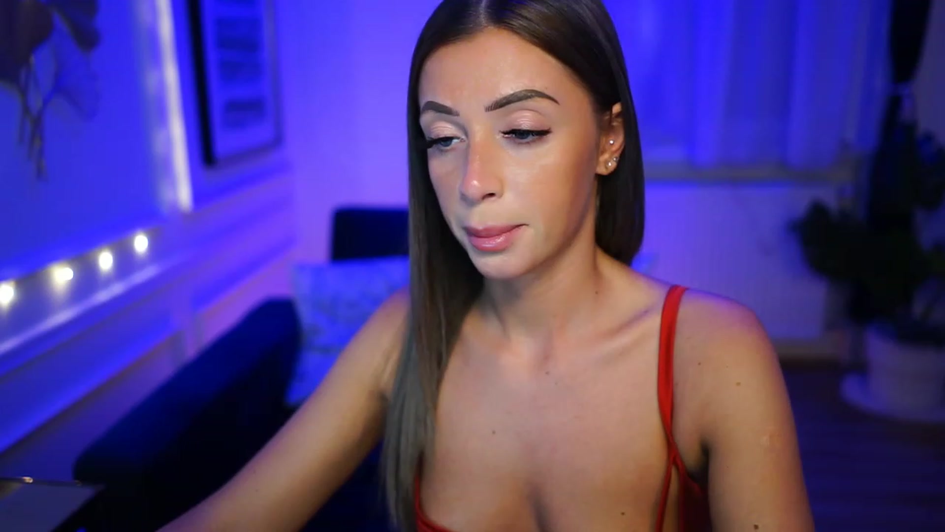 Gallery image thumbnail from emma_ruby's myfreecams stream on, 02/01/2023, 20:40 image 6 of 20