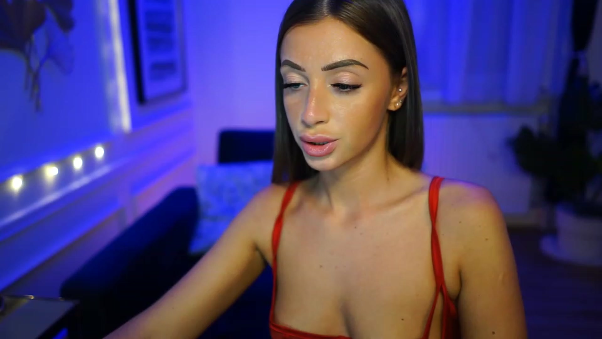 Gallery image thumbnail from emma_ruby's myfreecams stream on, 02/01/2023, 20:40 image 18 of 20