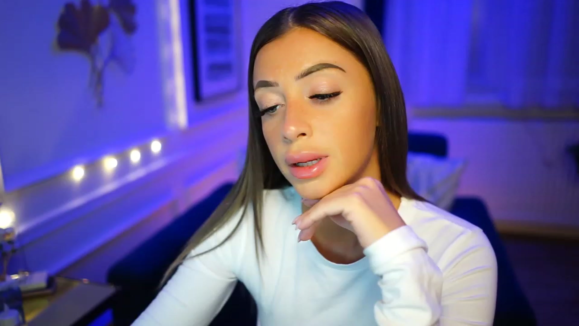 Gallery image thumbnail from emma_ruby's myfreecams stream on, 02/02/2023, 13:48 image 11 of 20