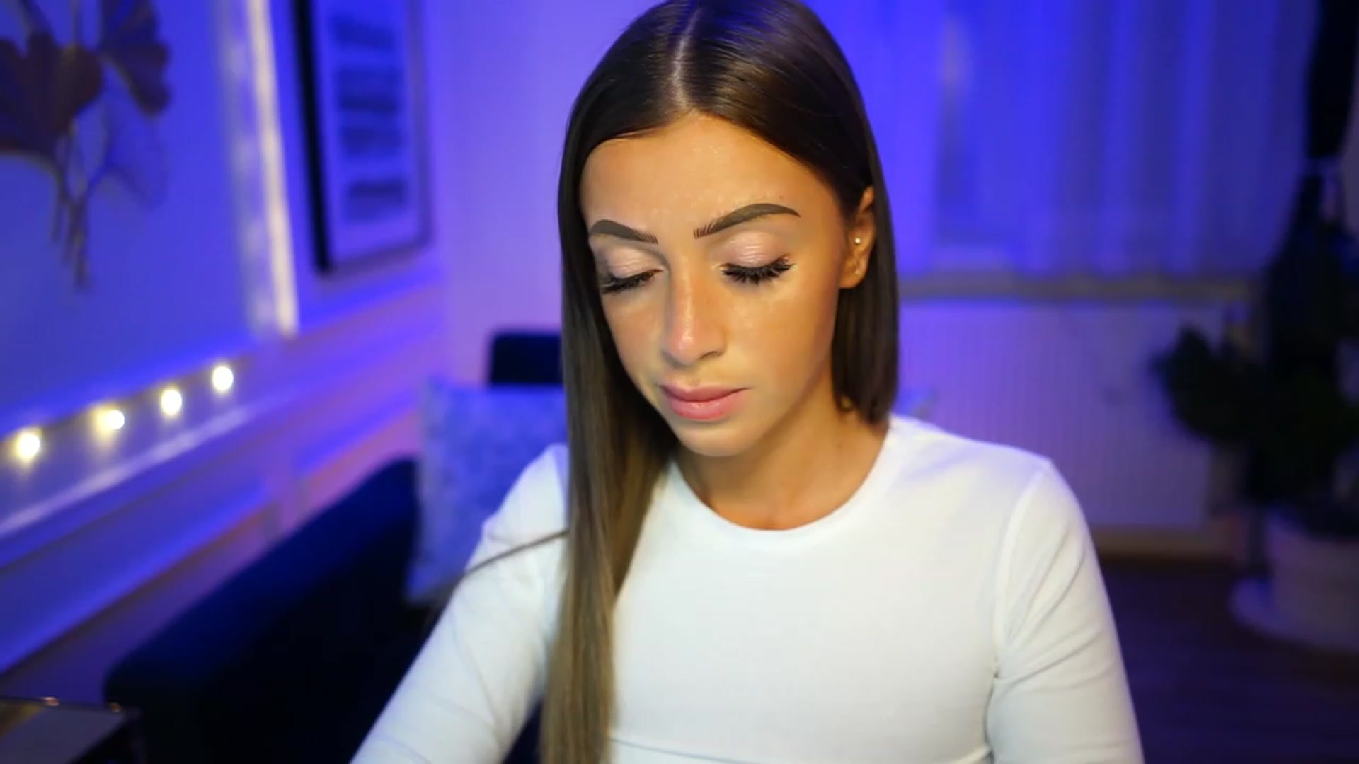 Gallery image thumbnail from emma_ruby's myfreecams stream on, 02/02/2023, 13:48 image 19 of 20