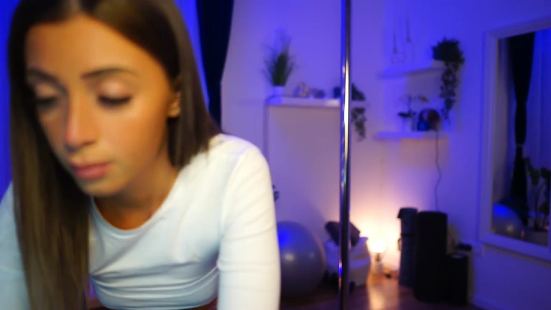 Gallery image thumbnail from emma_ruby's myfreecams stream on, 02/02/2023, 16:29 image 19 of 20