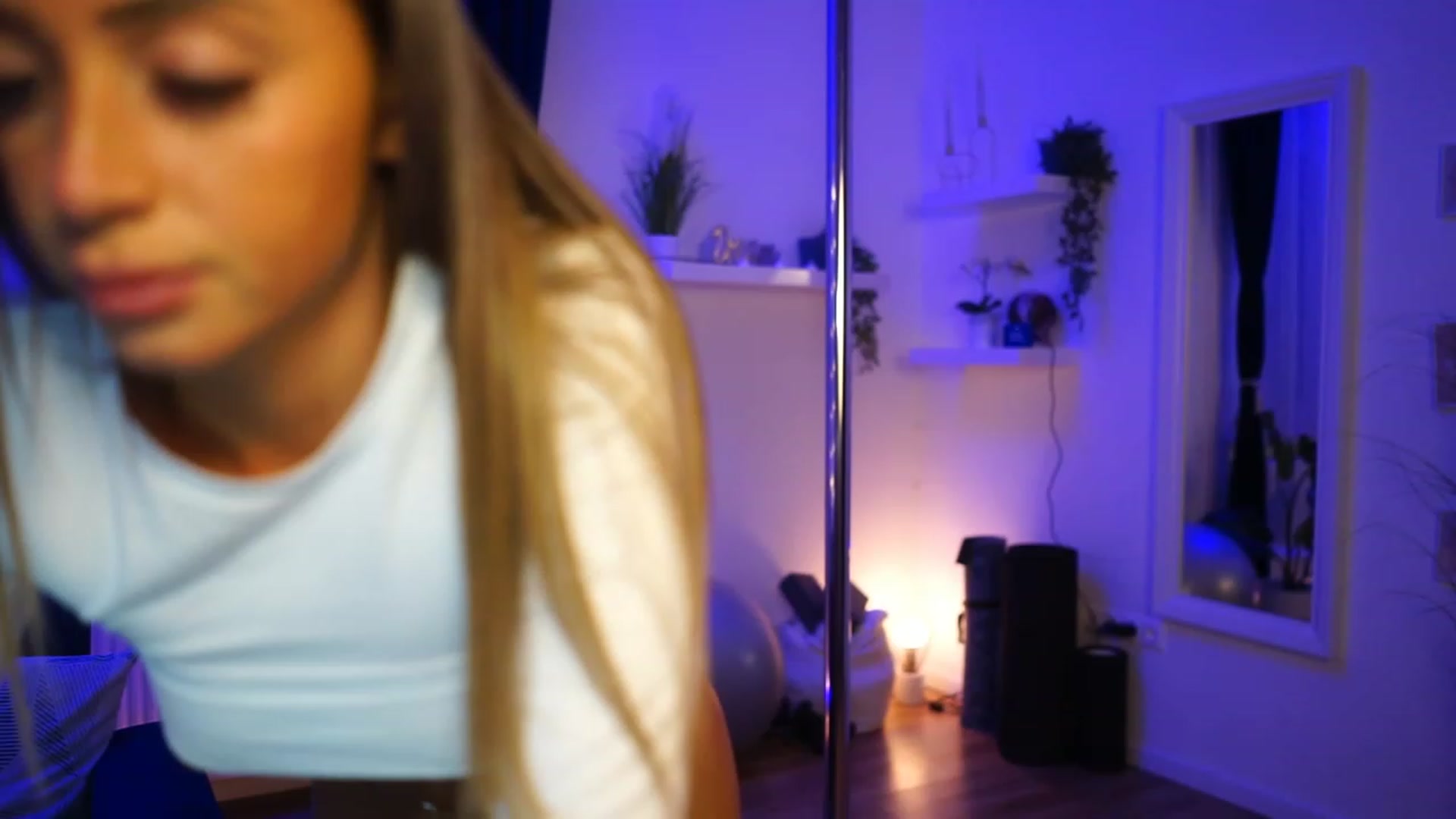 Gallery image thumbnail from emma_ruby's myfreecams stream on, 02/02/2023, 16:29 image 7 of 20