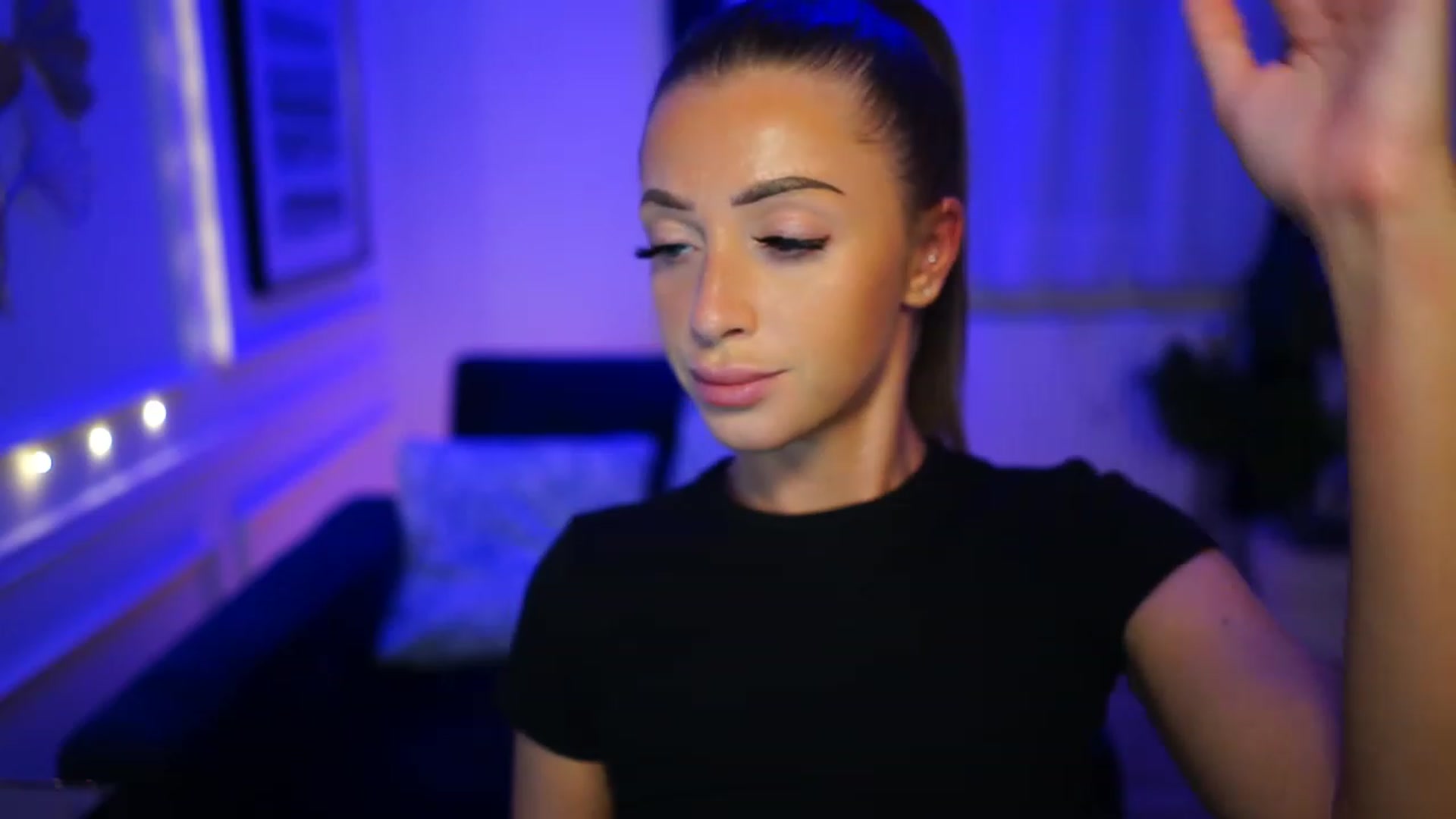 Gallery image thumbnail from emma_ruby's myfreecams stream on, 02/03/2023, 19:22 image 14 of 20