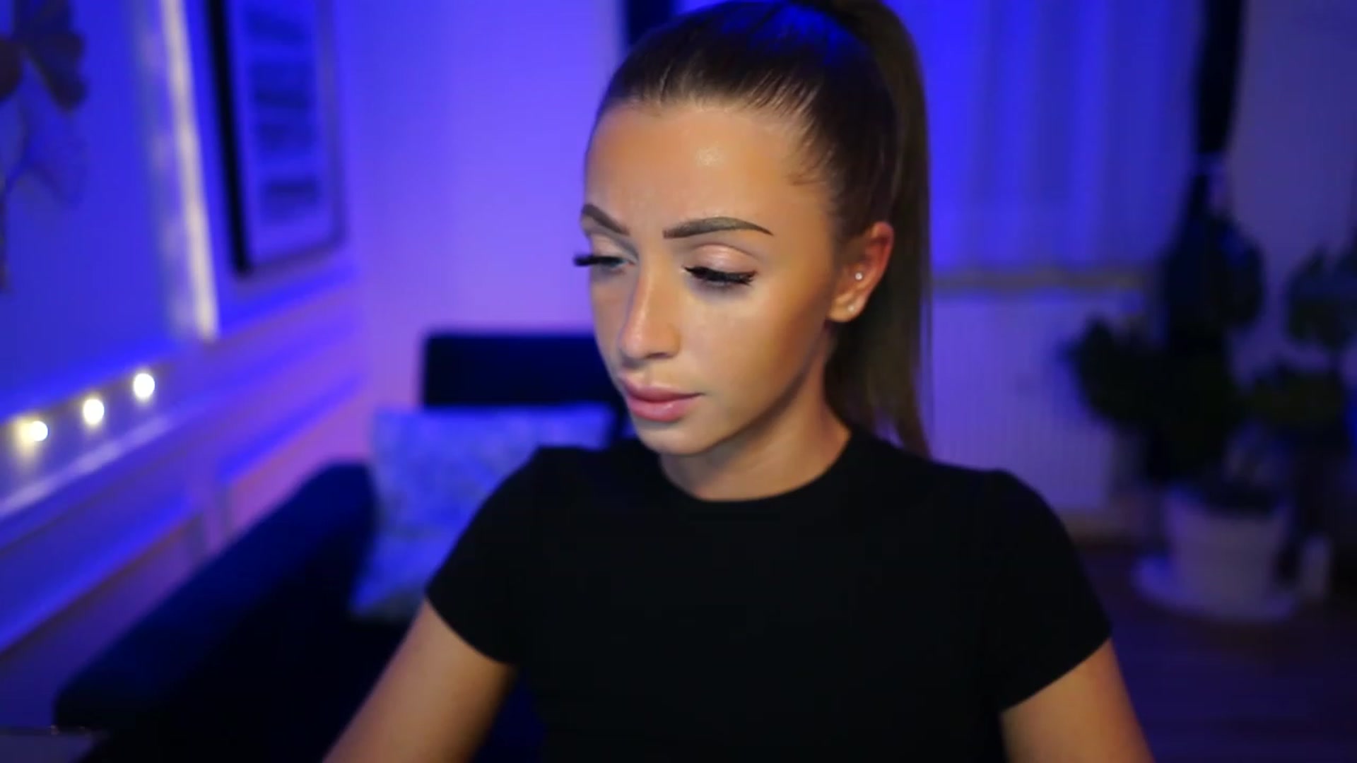 Gallery image thumbnail from emma_ruby's myfreecams stream on, 02/03/2023, 19:22 image 15 of 20
