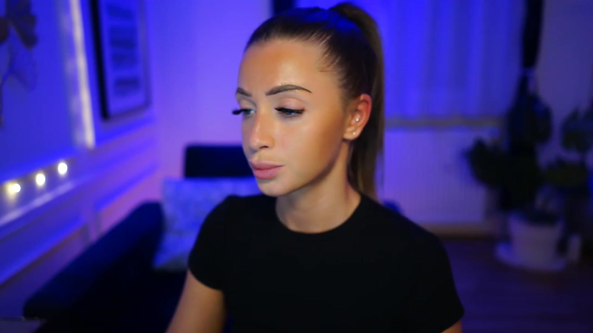 Gallery image thumbnail from emma_ruby's myfreecams stream on, 02/03/2023, 19:22 image 18 of 20
