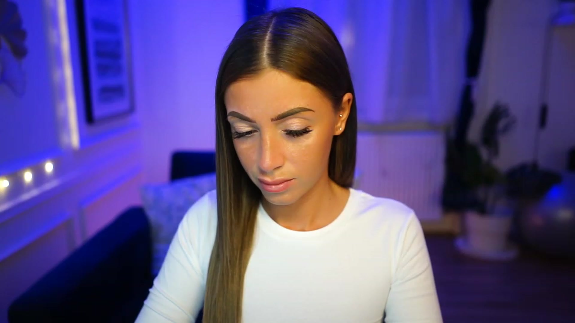 Gallery image thumbnail from emma_ruby's myfreecams stream on, 02/06/2023, 13:08 image 14 of 20