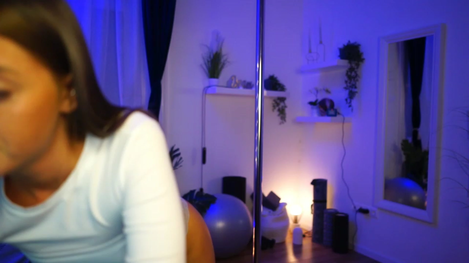 Gallery image thumbnail from emma_ruby's myfreecams stream on, 02/06/2023, 13:08 image 1 of 20