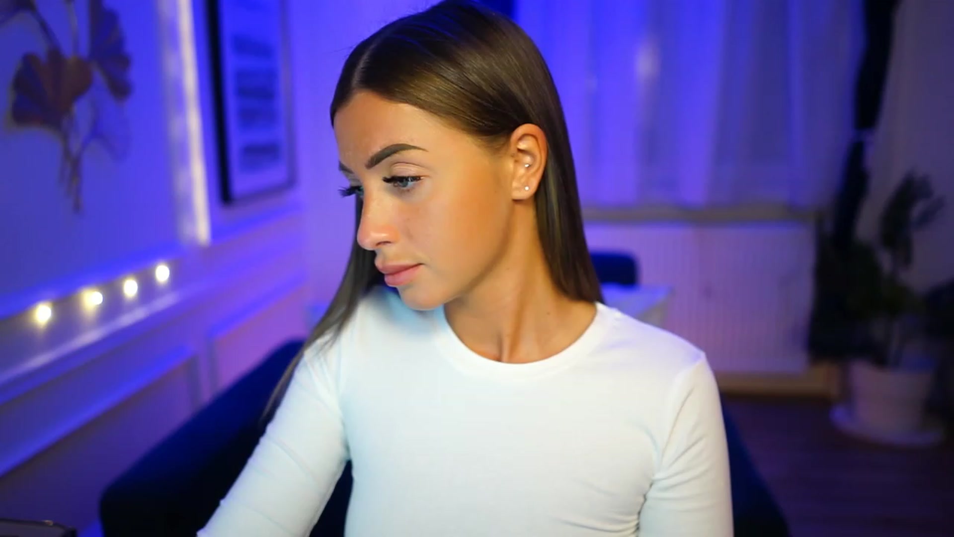 Gallery image thumbnail from emma_ruby's myfreecams stream on, 02/06/2023, 13:08 image 11 of 20