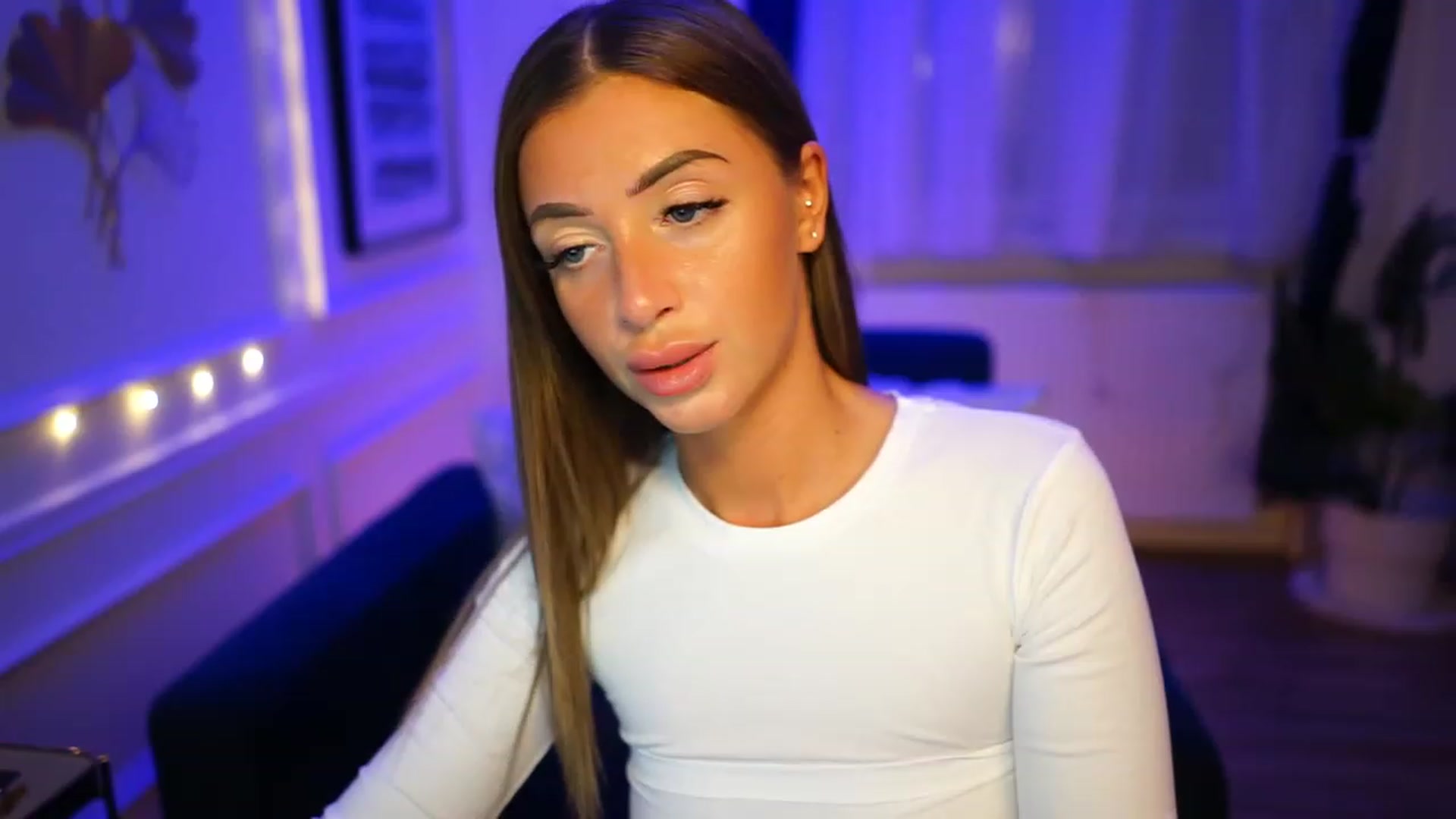 Gallery image thumbnail from emma_ruby's myfreecams stream on, 02/06/2023, 13:08 image 8 of 20
