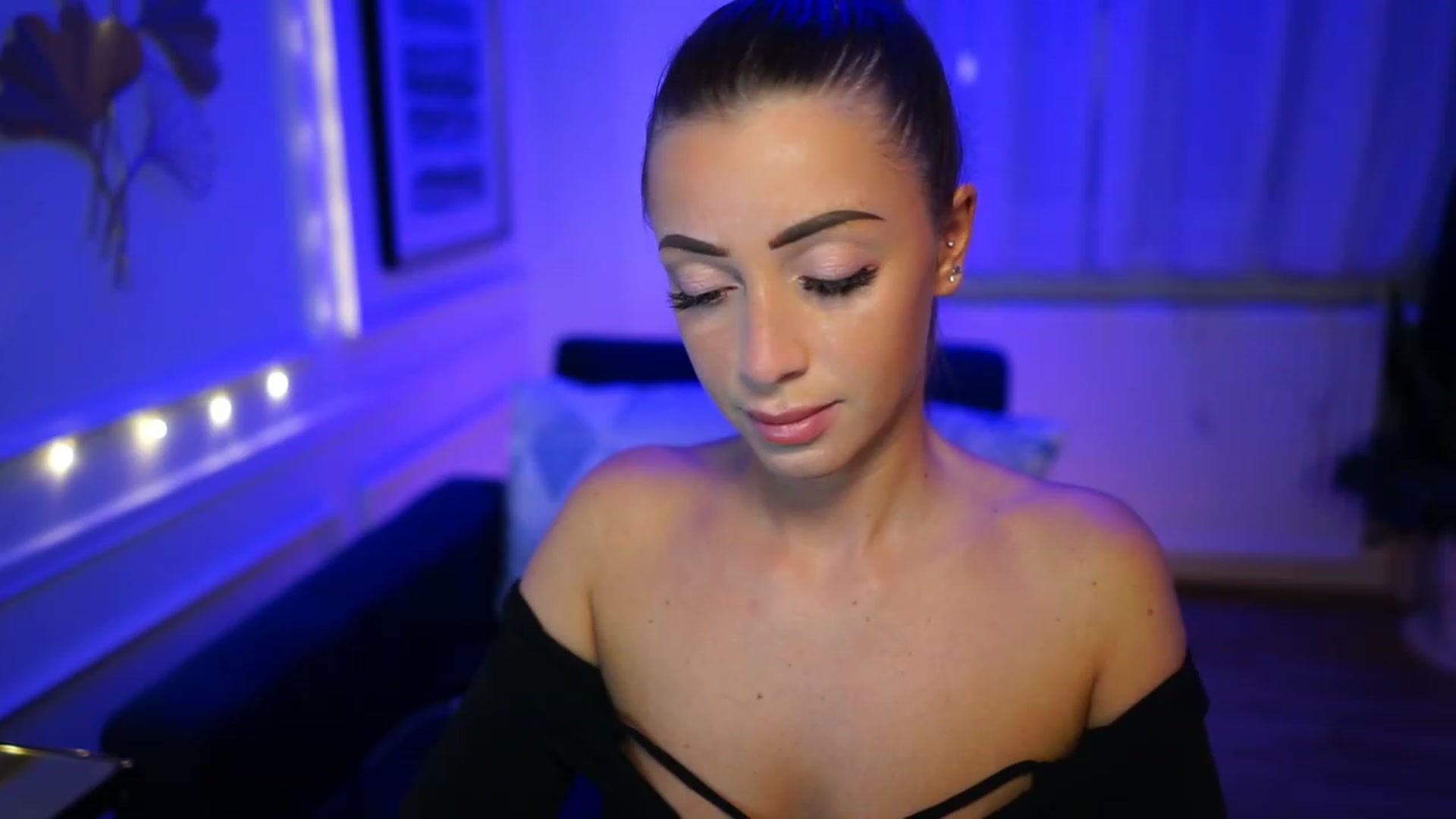 Gallery image thumbnail from emma_ruby's myfreecams stream on, 02/10/2023, 15:59 image 12 of 20