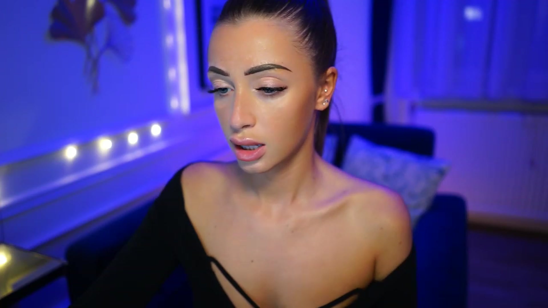 Gallery image thumbnail from emma_ruby's myfreecams stream on, 02/10/2023, 15:59 image 19 of 20