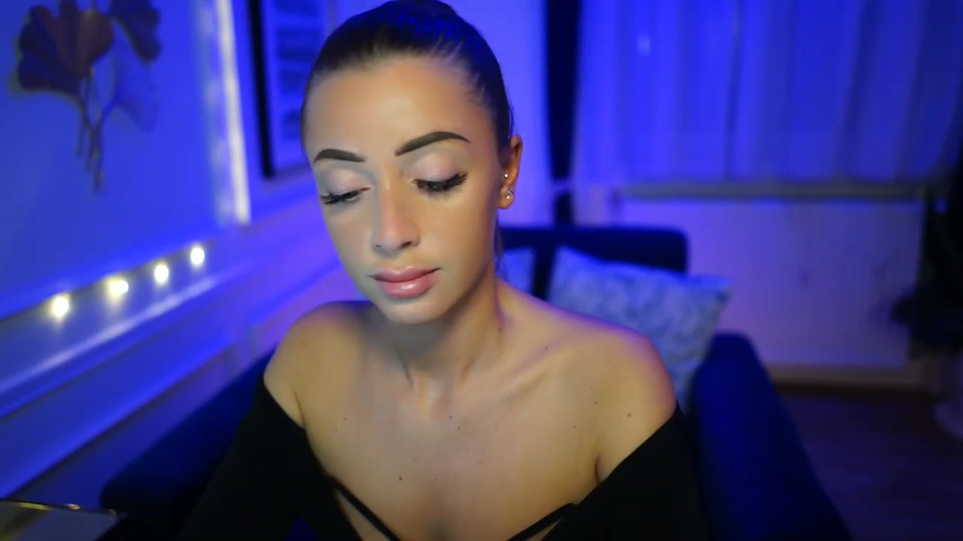 Gallery image thumbnail from emma_ruby's myfreecams stream on, 02/10/2023, 15:59 image 16 of 20