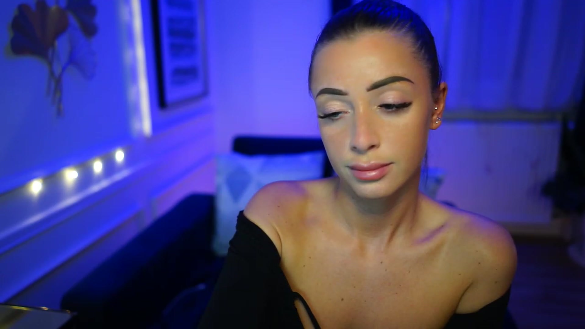 Gallery image thumbnail from emma_ruby's myfreecams stream on, 02/10/2023, 15:59 image 18 of 20