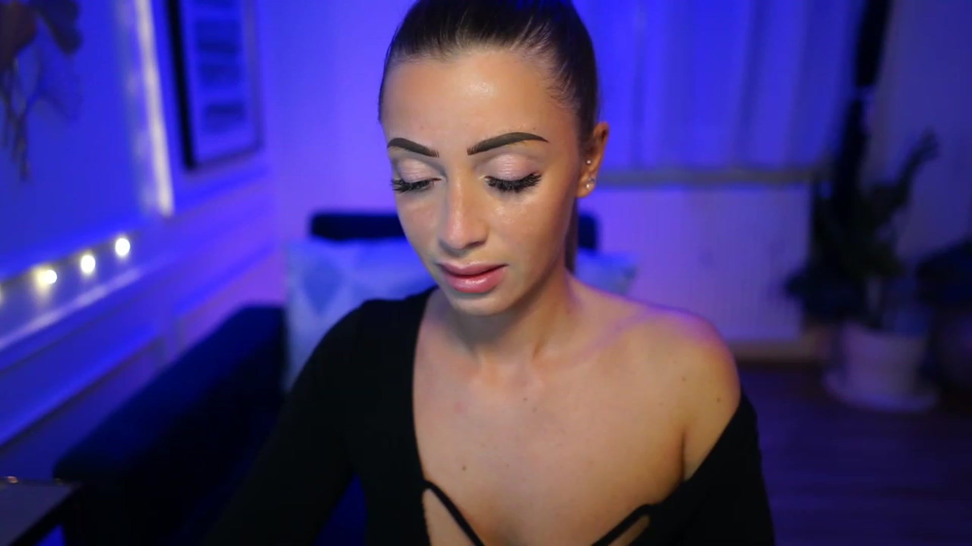 Gallery image thumbnail from emma_ruby's myfreecams stream on, 02/10/2023, 17:06 image 16 of 20