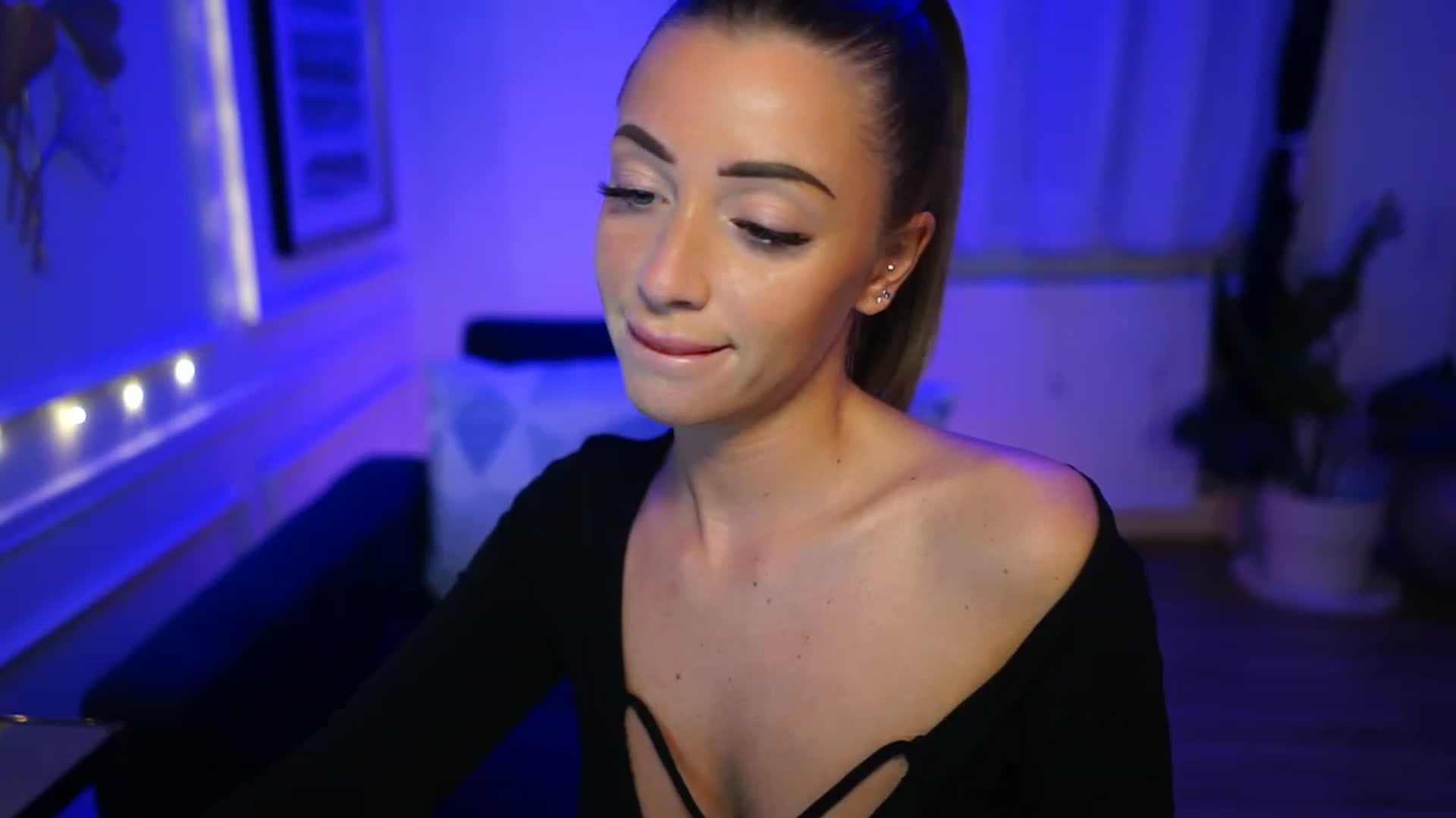 Gallery image thumbnail from emma_ruby's myfreecams stream on, 02/10/2023, 17:06 image 9 of 20