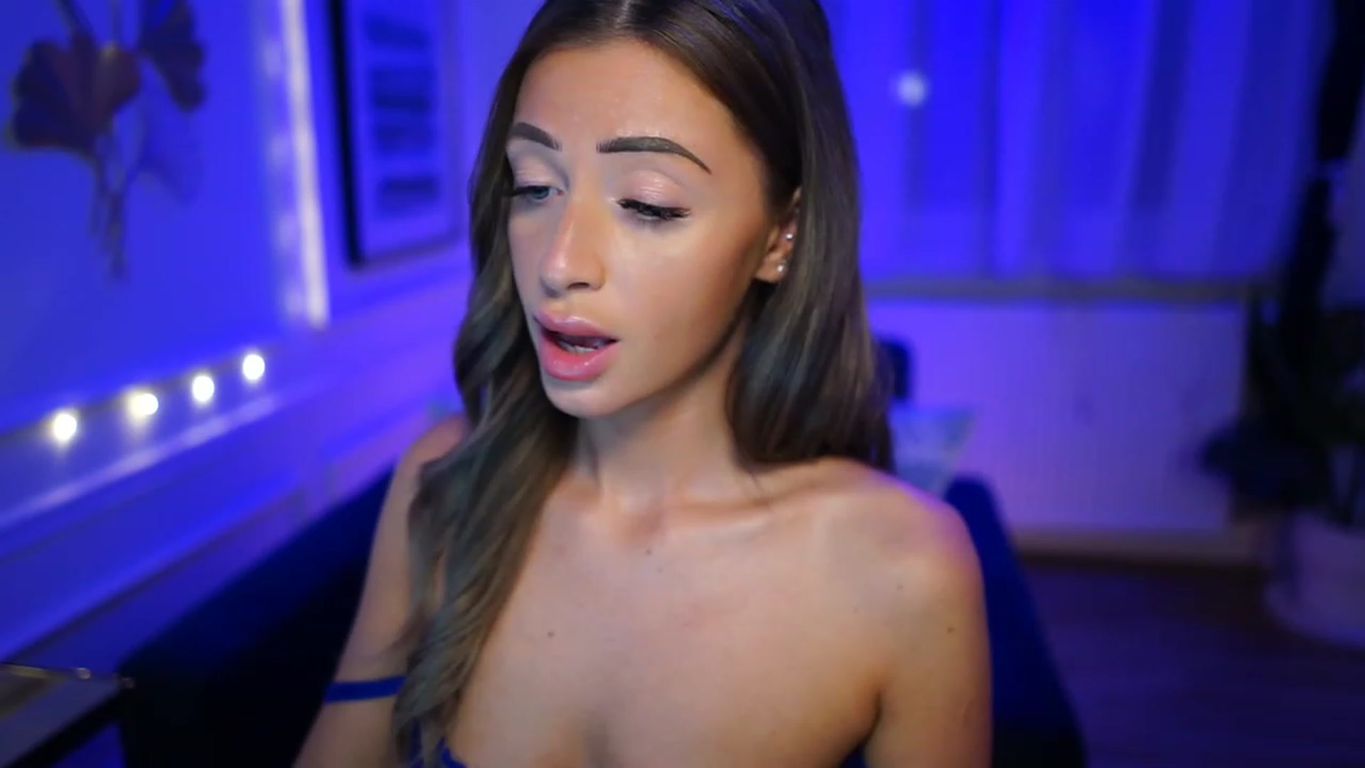 Gallery image thumbnail from emma_ruby's myfreecams stream on, 02/11/2023, 19:14 image 10 of 20