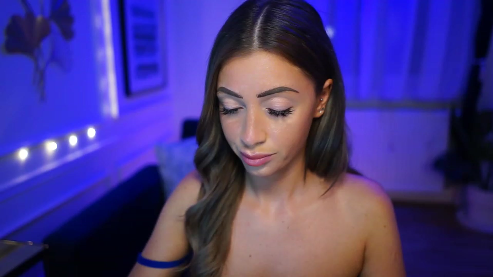 Gallery image thumbnail from emma_ruby's myfreecams stream on, 02/11/2023, 19:14 image 16 of 20