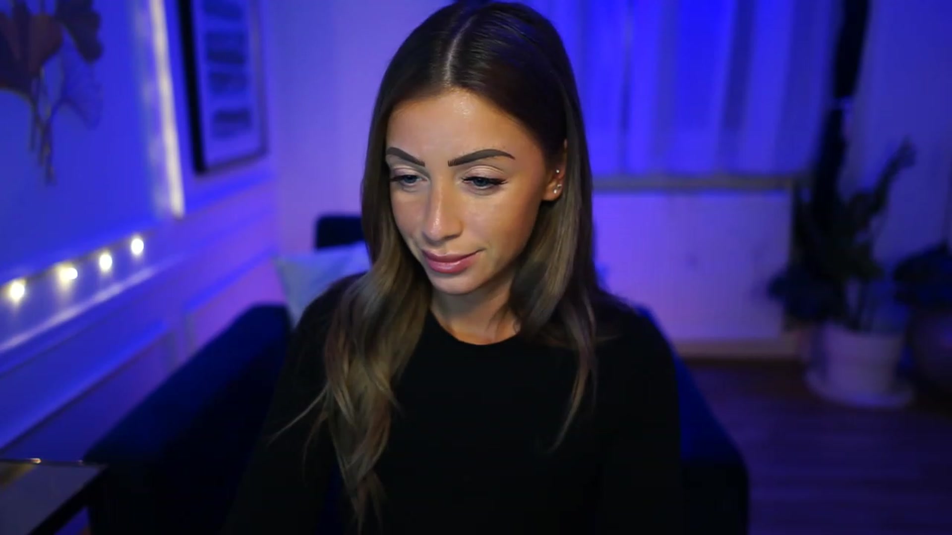 Gallery image thumbnail from emma_ruby's myfreecams stream on, 02/12/2023, 19:18 image 20 of 20