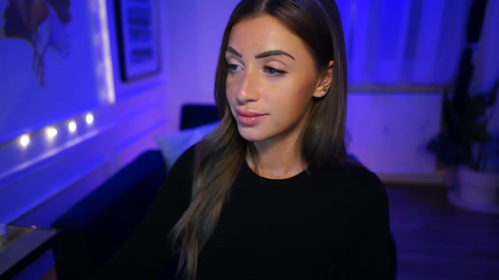 Gallery image thumbnail from emma_ruby's myfreecams stream on, 02/12/2023, 21:19 image 11 of 20