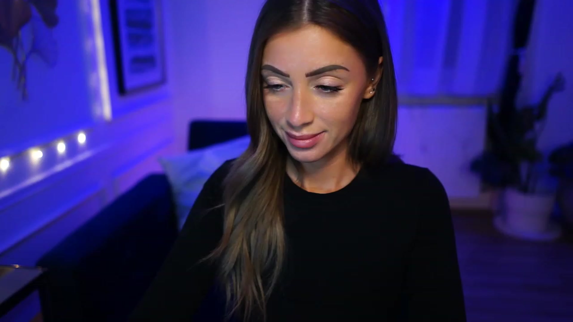 Gallery image thumbnail from emma_ruby's myfreecams stream on, 02/12/2023, 21:19 image 6 of 20