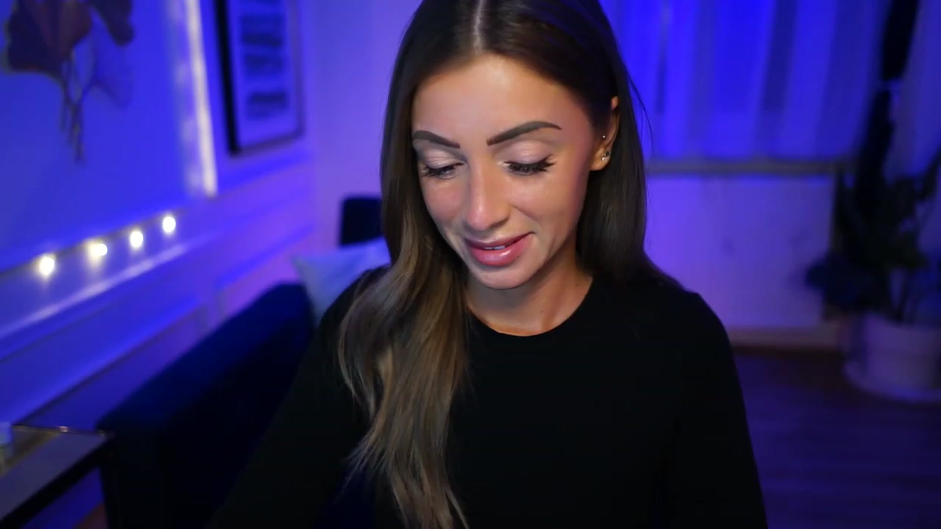 Gallery image thumbnail from emma_ruby's myfreecams stream on, 02/12/2023, 21:19 image 19 of 20