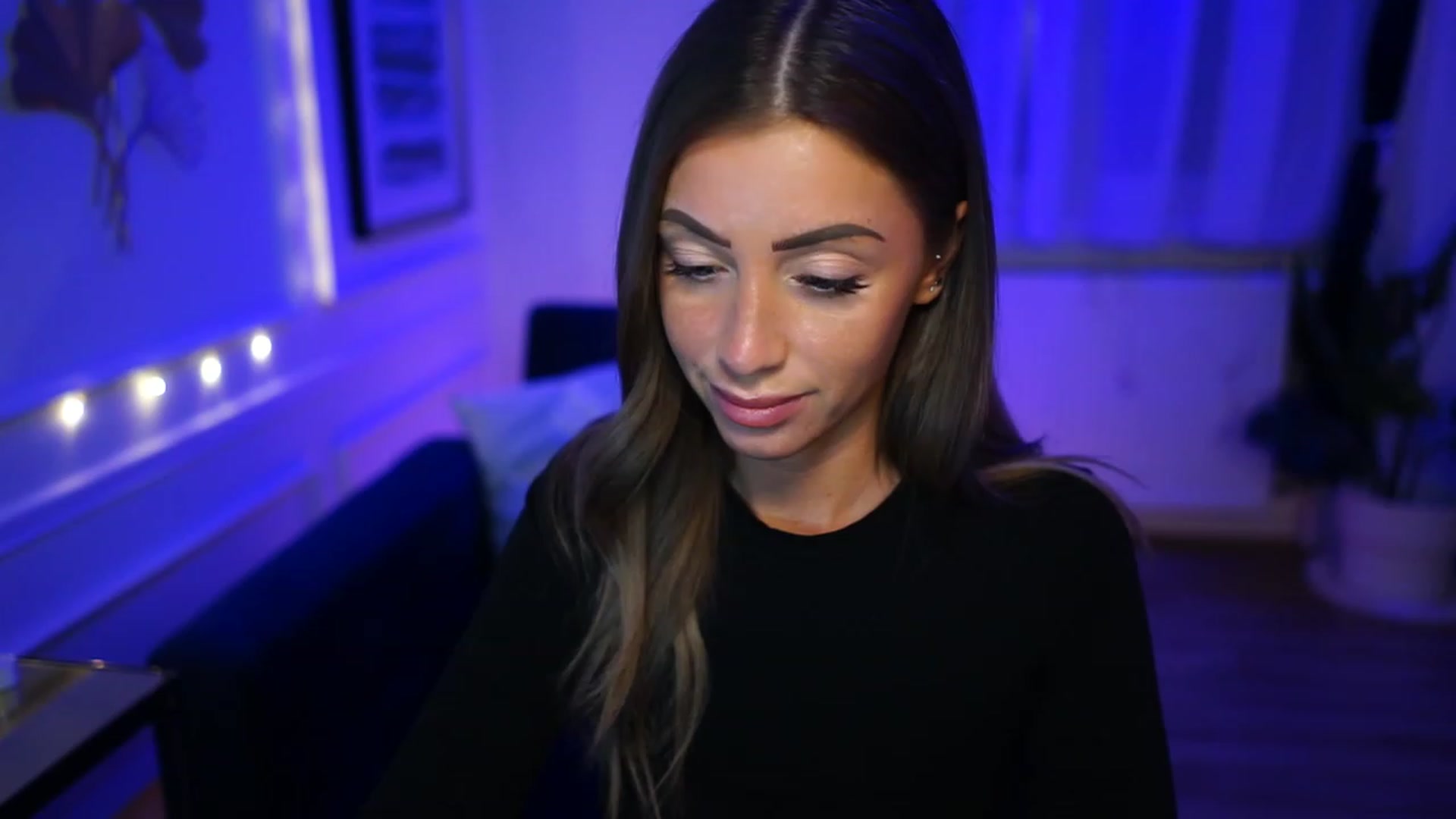 Gallery image thumbnail from emma_ruby's myfreecams stream on, 02/12/2023, 21:34 image 6 of 20