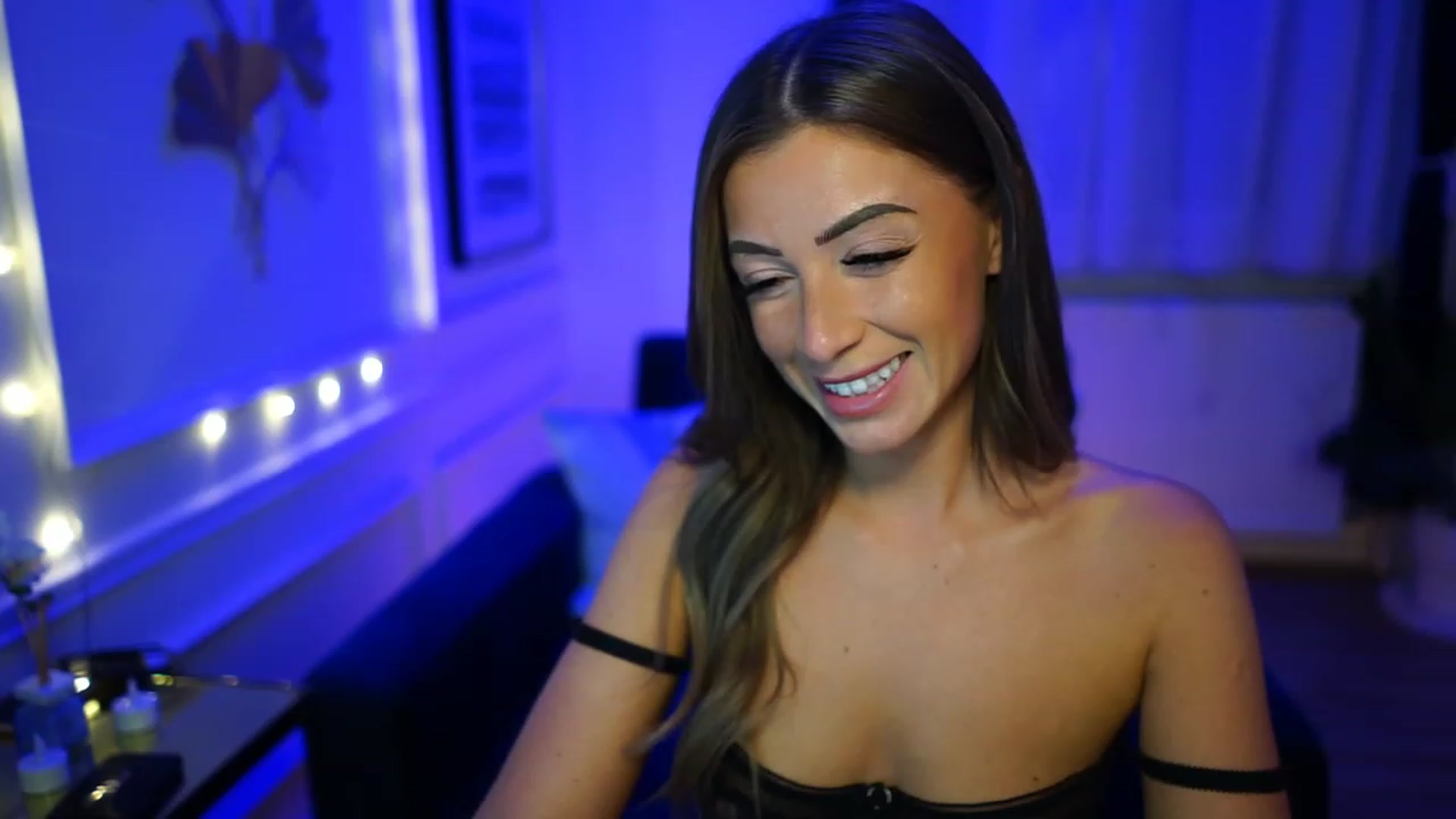 Gallery image thumbnail from emma_ruby's myfreecams stream on, 02/17/2023, 15:45 image 19 of 20
