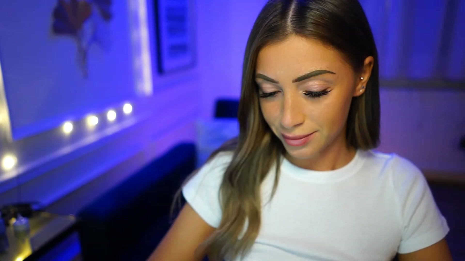 Gallery image thumbnail from emma_ruby's myfreecams stream on, 02/18/2023, 18:17 image 9 of 20