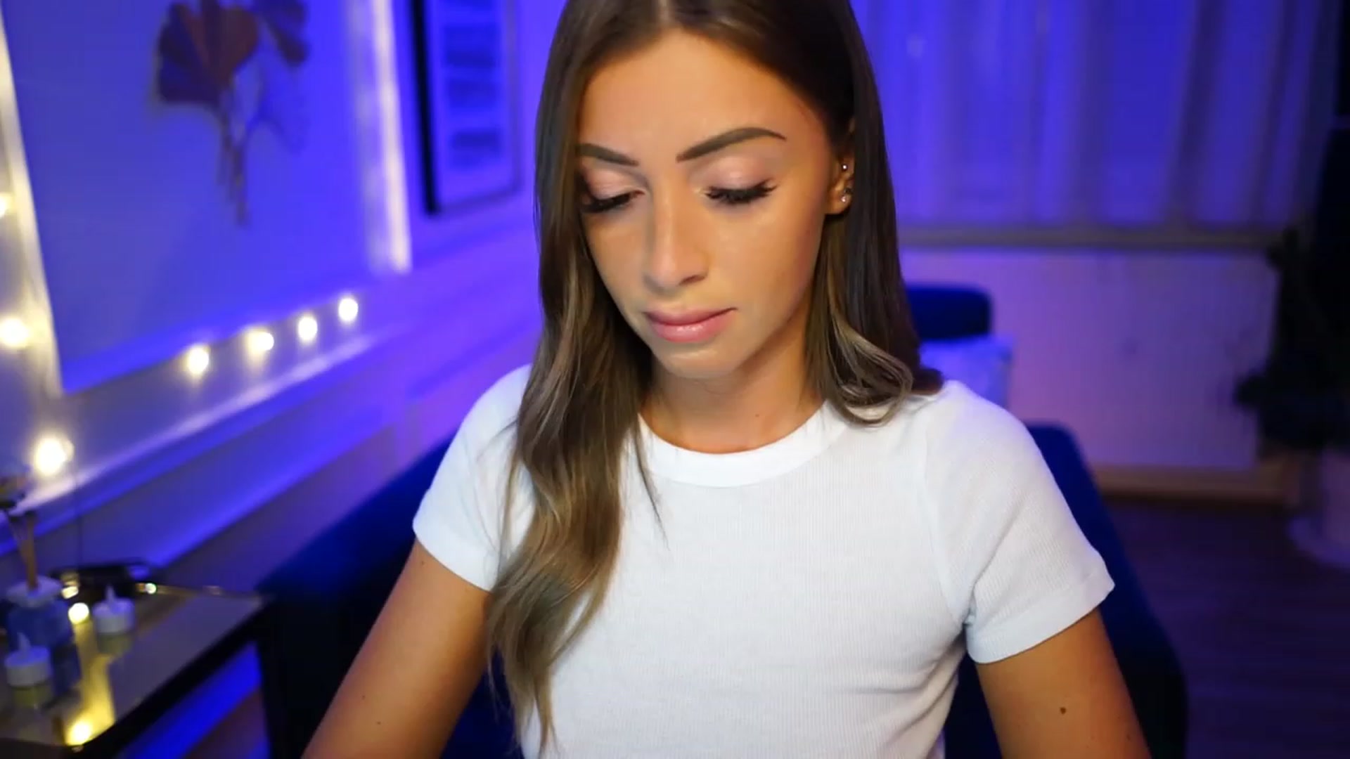 Gallery image thumbnail from emma_ruby's myfreecams stream on, 02/18/2023, 18:17 image 1 of 20