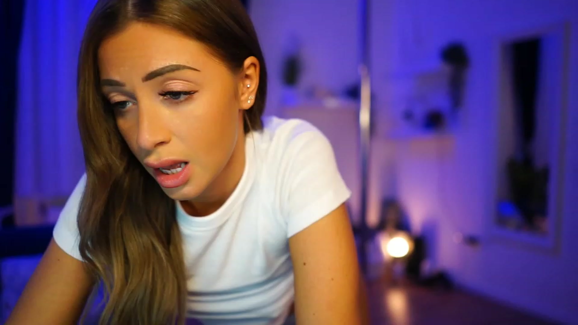 Gallery image thumbnail from emma_ruby's myfreecams stream on, 02/18/2023, 18:17 image 13 of 20