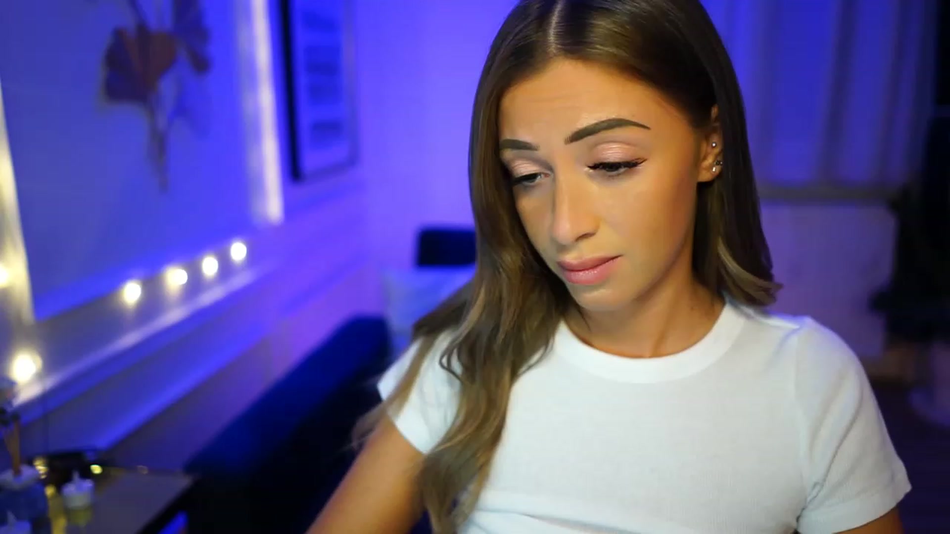 Gallery image thumbnail from emma_ruby's myfreecams stream on, 02/18/2023, 18:17 image 6 of 20